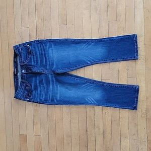 Judy Blue Los Angeles, Capri fit Jeans, dark/light blue, sz 32